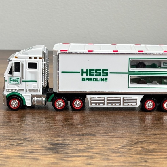 HESS MINI Semi Gasoline Truck  & Two Racers Race Cars LIGHTS UP Ramp WORKS 2013 - Picture 5 of 14